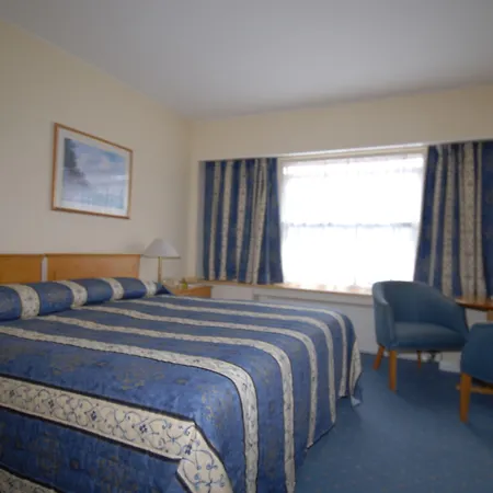 Oaklands Hotel Saint Saviour