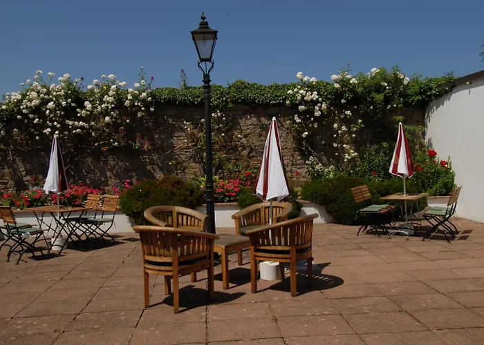 Oaklands Saint Saviour