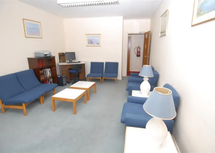 Oaklands 2* Saint Saviour